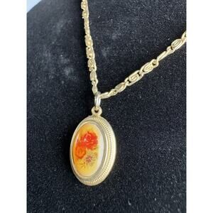 Vintage gold tone chain and pendant necklace neck chain Avon floral cameopendant